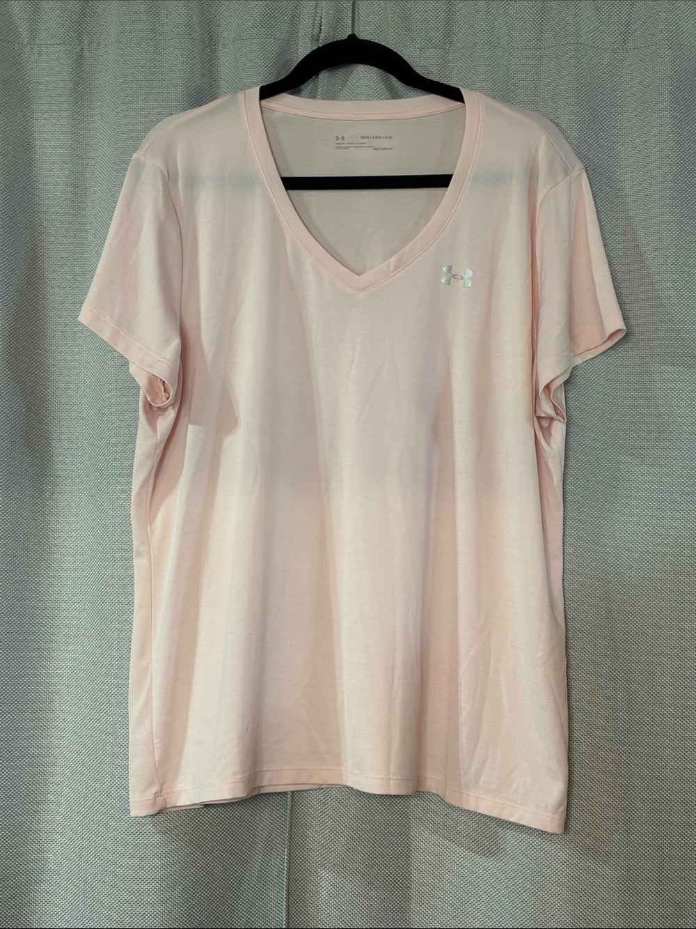 Under Armour Women's V-Neck Short Sleeve Top - Pale Pink